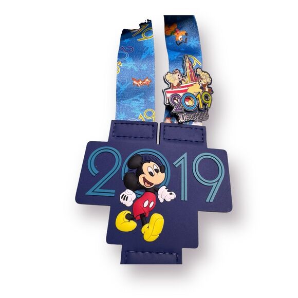 Disney Parks 2019 Mickey Mouse Friends Gray/Blue Reversible Pin Lanyard w/ Pins! - Picture 3 of 9